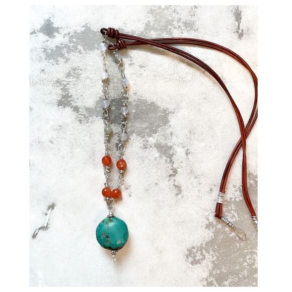 BOHO Handcrafted Necklace with turquoise pendant and leather and bead chain - Picture 4 of 8